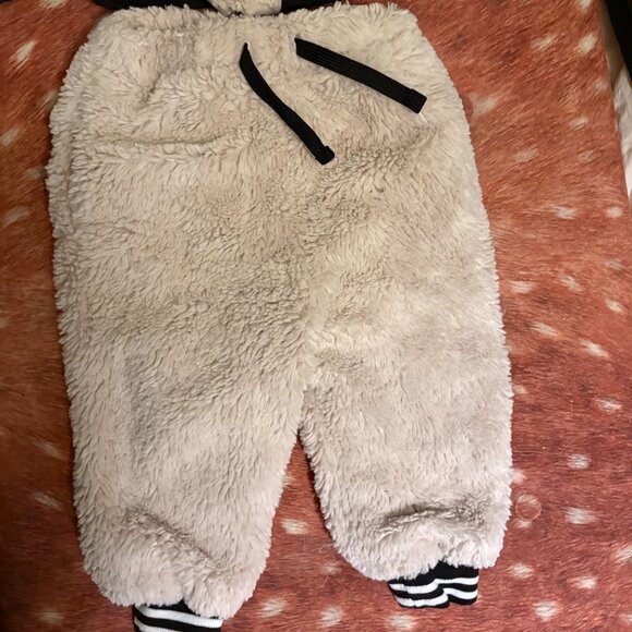 EUC Nununu Sherpa Tracksuit (18-24) - Picture 2 of 6